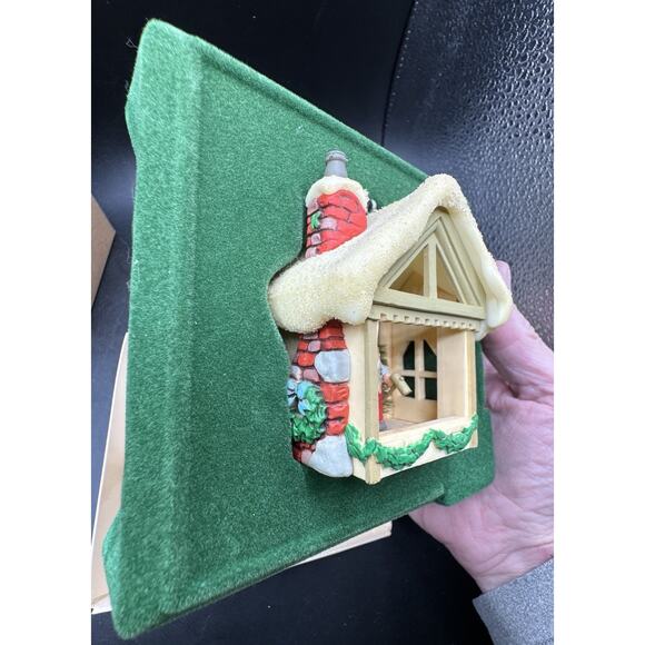 Hallmark Keepsake Christmas Ornament 1982 SANTA'S WORKSHOP -32D - Picture 5 of 9